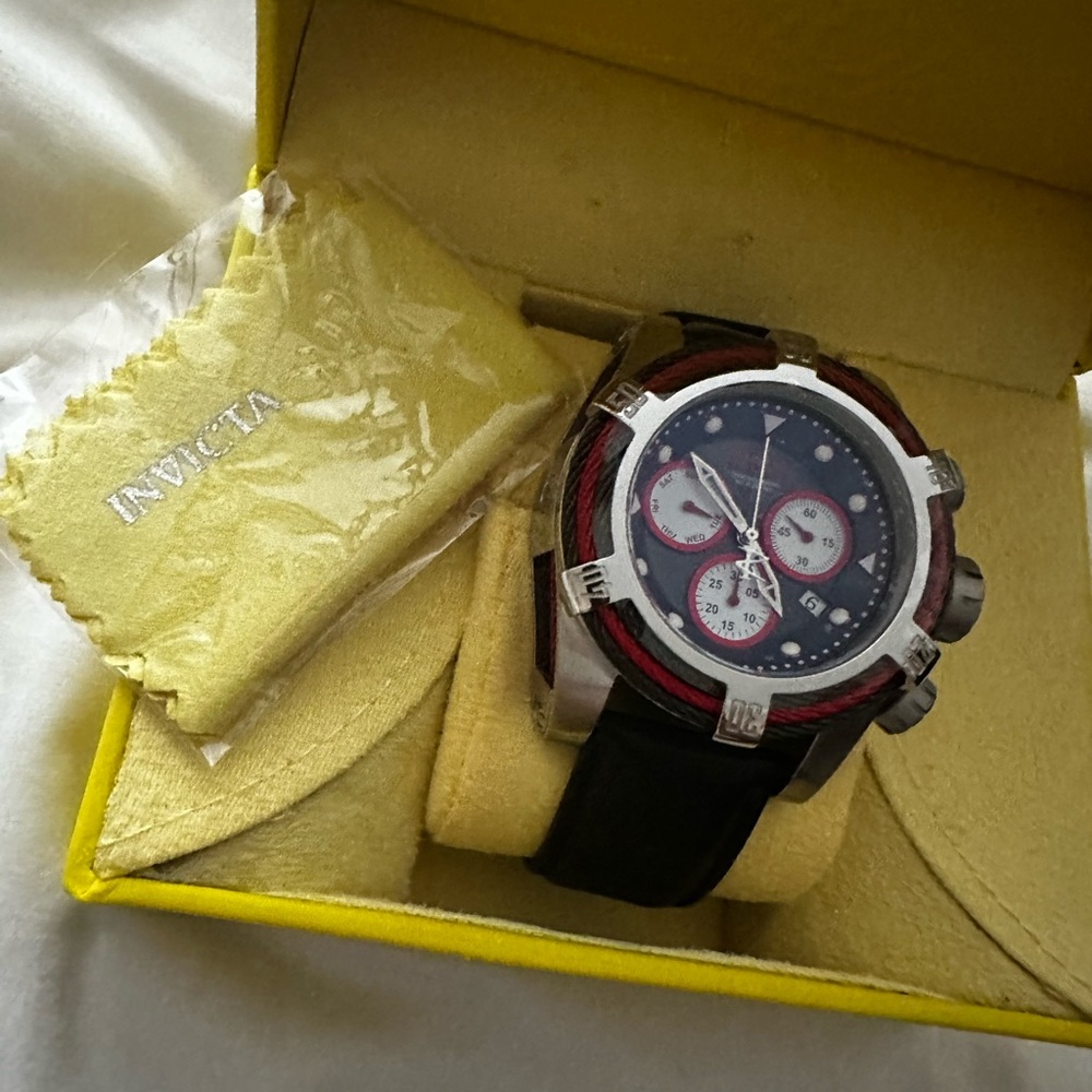 Invicta $2,000 MSRP watch. INVICTA BOLT ZEUSE MODEL # 23052. New with out tag.